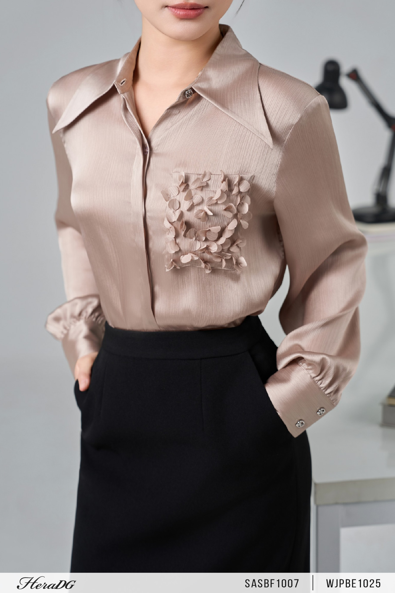 Ảnh của Áo sơ mi cổ đức, túi đính hoa